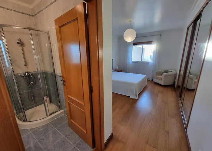 Quinta Rosas - And Mountain Buarcos